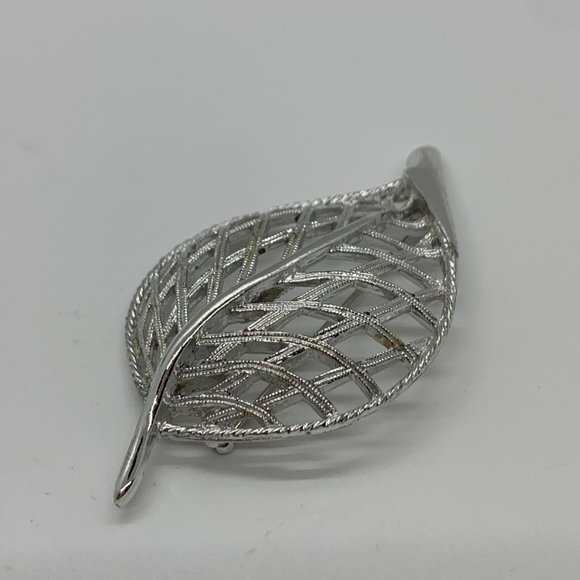 Vintage Silver-Toned Leaf Brooch/Pin - Picture 4 of 7